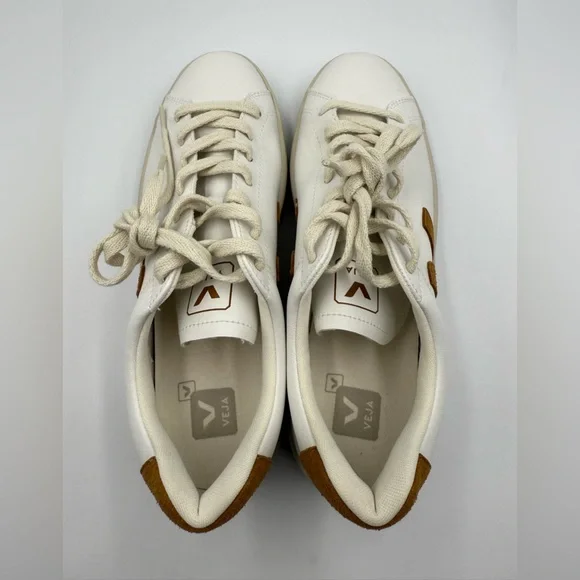 VEJA V-12 Sneakers - Picture 8 of 11